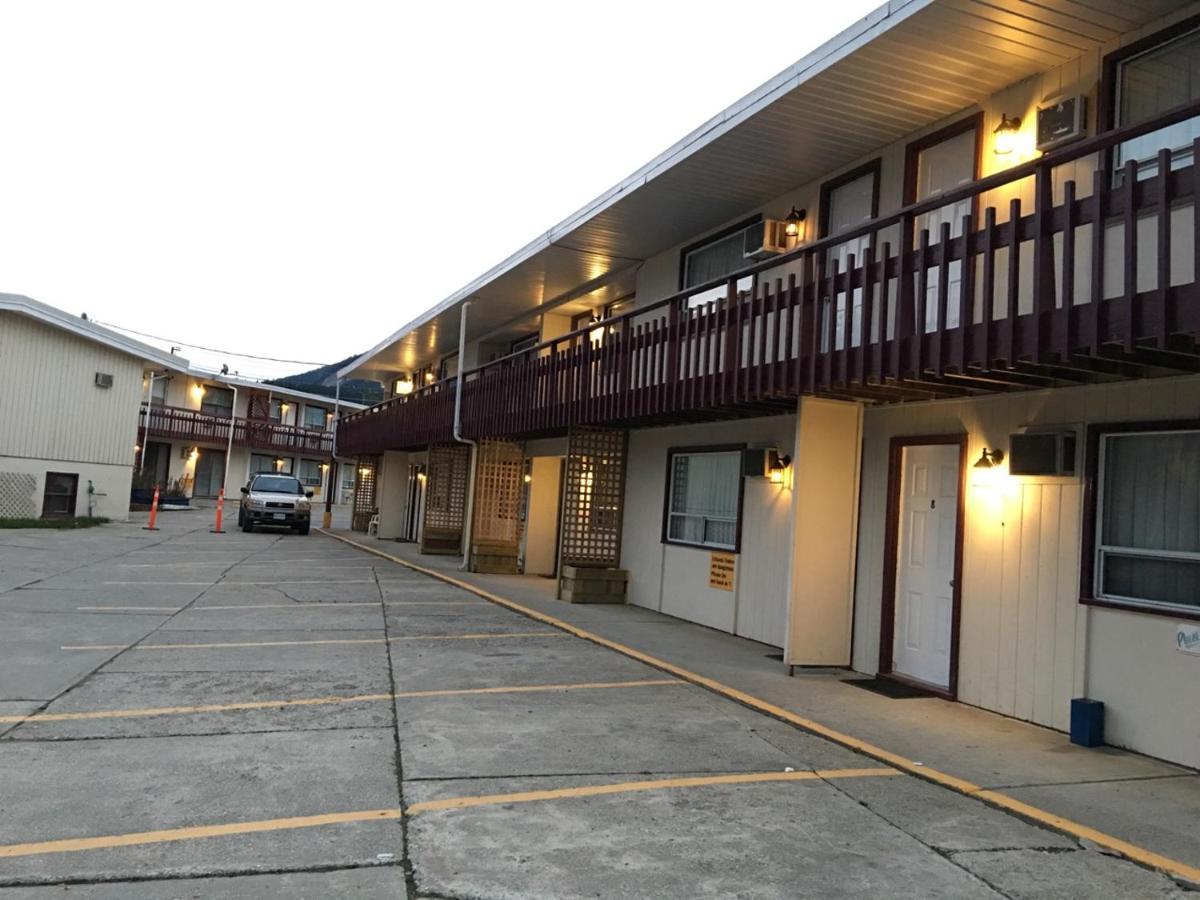 Rondo Motel Golden Exterior photo